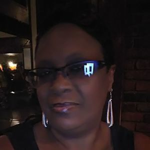 Meet your Posher, Stella